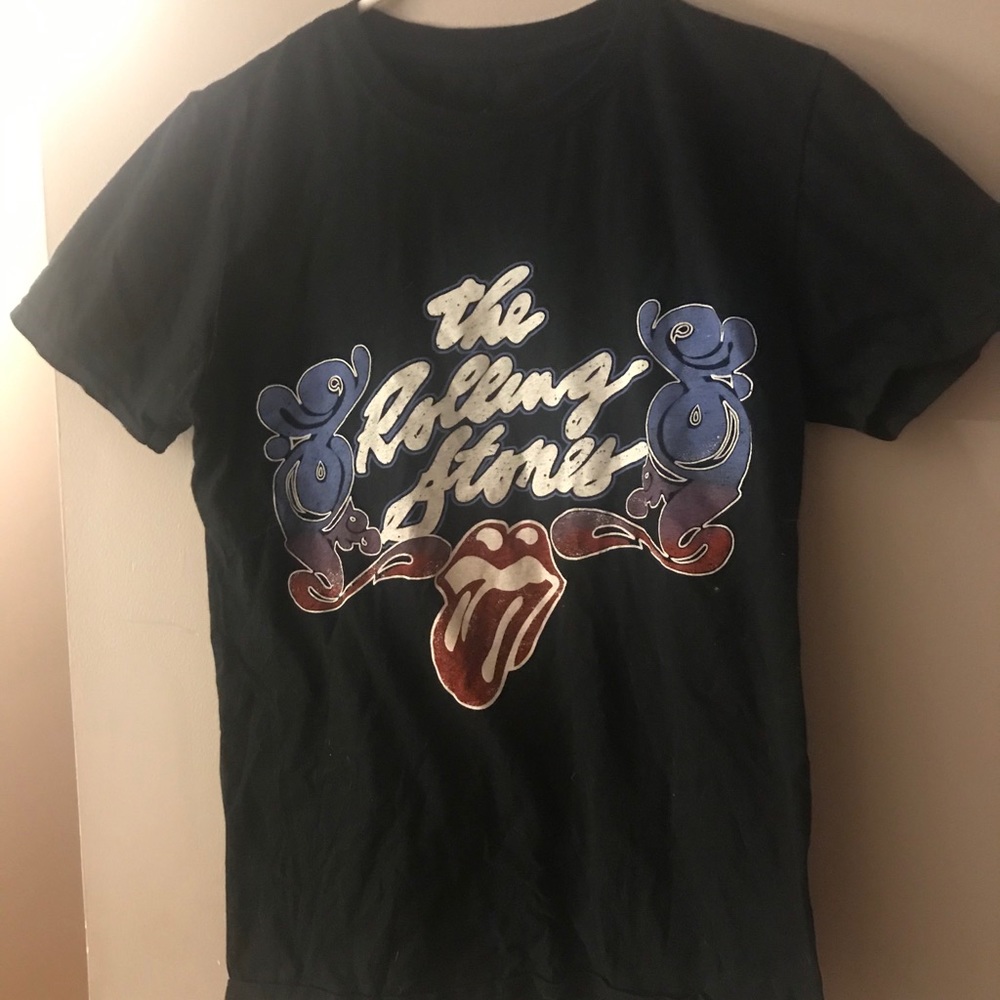 Rolling Stones tour date T-shirt.